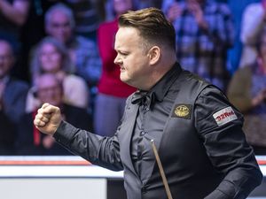 Supporting image for story: Shaun Murphy battles past Ding Junhui in final-frame decider