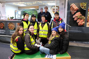 Pupils from Ysgol Calon Cymru in Llandrindod Wells who are studying for a GCSE in Food studies and asked Olympian and World Champion boxer Lauren Price about her food