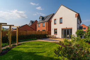BWM - 008 - Typical garden at Barratt Homes' Scarlet View development