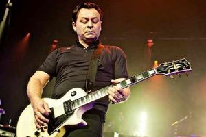 Supporting image for story: Manic Street Preachers keep early fire burning
