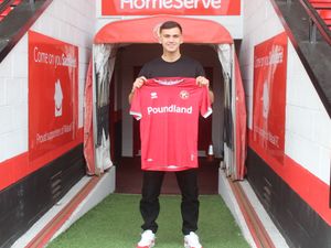 Supporting image for story: Walsall sign Newcastle United defender Oisin McEntee