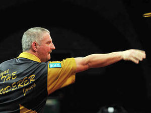 Supporting image for story: Wayne Jones improves on PDC tour