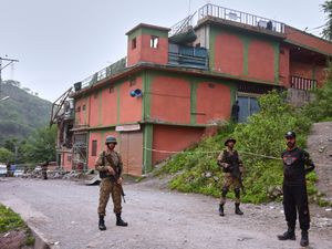 Supporting image for story: UK ready to ‘support’ de-escalation after India and Pakistan exchange fire