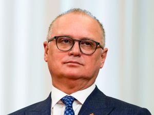 Supporting image for story: Serbian minister to resign over concrete canopy crash that killed 14 people