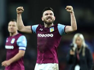 Supporting image for story: Watch Robert Snodgrass score a one-in-a-million goal in training