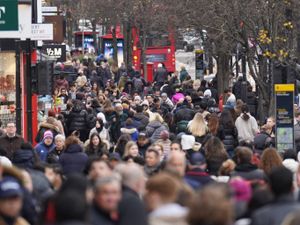 Supporting image for story: UK sees largest annual jump in estimated population size since 1971