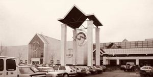 The Merry Hill Centre in 1990