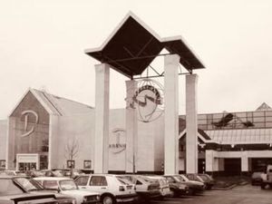 Supporting image for story: Five nostalgic pictures of Merry Hill shopping centre before the 2000s - and what it looks like now