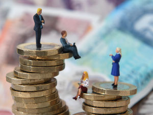 Supporting image for story: Thousands were still on furlough when scheme ended – according to figures