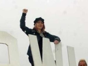 Supporting image for story: Sadness at death of sign builder, 34