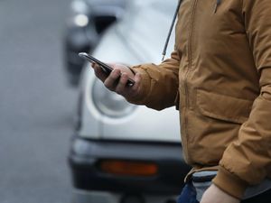 Supporting image for story: Contact tracing apps ‘unlikely to contain Covid-19 spread without support’