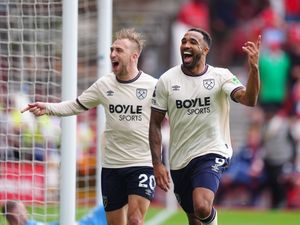 Supporting image for story: West Ham move off the foot of the Premier League with win at Nottingham Forest