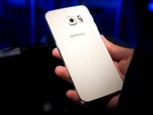 Supporting image for story: Samsung prepares to unveil next flagship phones