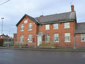 Supporting image for story: Couple move out of closed Telford pub as future unclear