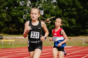 LAST COPYRIGHT SHROPSHIRE STAR JAMIE RICKETTS 11/09/2021 - Telford Games at Oakengates Leisure Centre. In Picture: U11 Girls 600m.