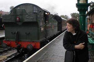 Supporting image for story: Steve Hackett steaming back to the Robin 2