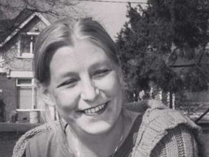 Supporting image for story: Paramedics ‘said Charlie Rowley had nerve agent poisoning but police disagreed’