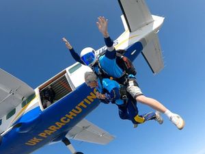 Supporting image for story: War veteran celebrating 102nd birthday becomes Britain’s oldest parachutist