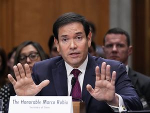 Supporting image for story: Rubio defends Trump on Venezuela while trying to allay Greenland and Nato fears