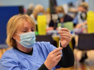 Supporting image for story: Single Pfizer vaccine dose is highly protective after 21 days – study