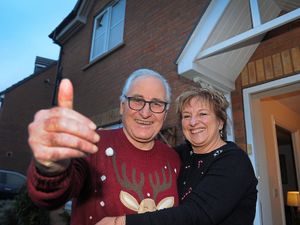 Supporting image for story: Covid survivor planning wedding after spending 100 days in hospital