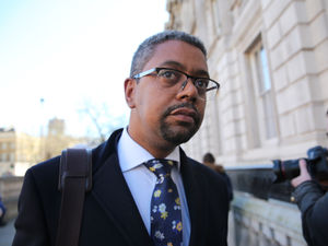 Supporting image for story: Wales' health minister defends pubs restrictions