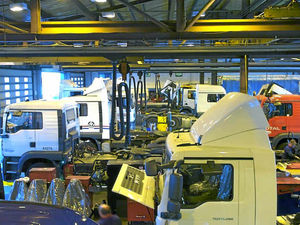 Supporting image for story: West Mildands dealership chain's workshop award