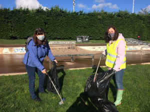 Supporting image for story: Boozers leaving trail of litter across town
