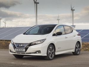 Supporting image for story: Nissan knocks £1,650 off Leaf pricing ahead of Christmas