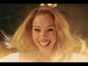 Supporting image for story: Doctor Who fans hail return of Billie Piper and Jodie Whittaker