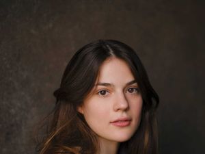 Supporting image for story: Bridgnorth star of film and TV heads back to her home town am dram