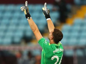 Supporting image for story: Dean Smith believes Aston Villa are in safe hands after landing Emiliano Martinez