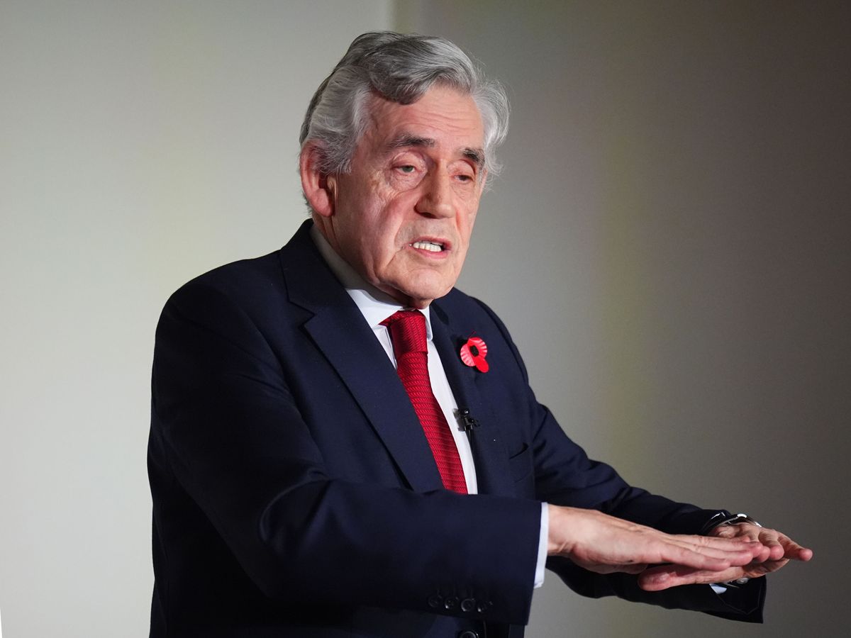 Brown says Starmer leadership crisis is &lsquo;serious&rsquo; but PM is &lsquo;man of integrity&rsquo;