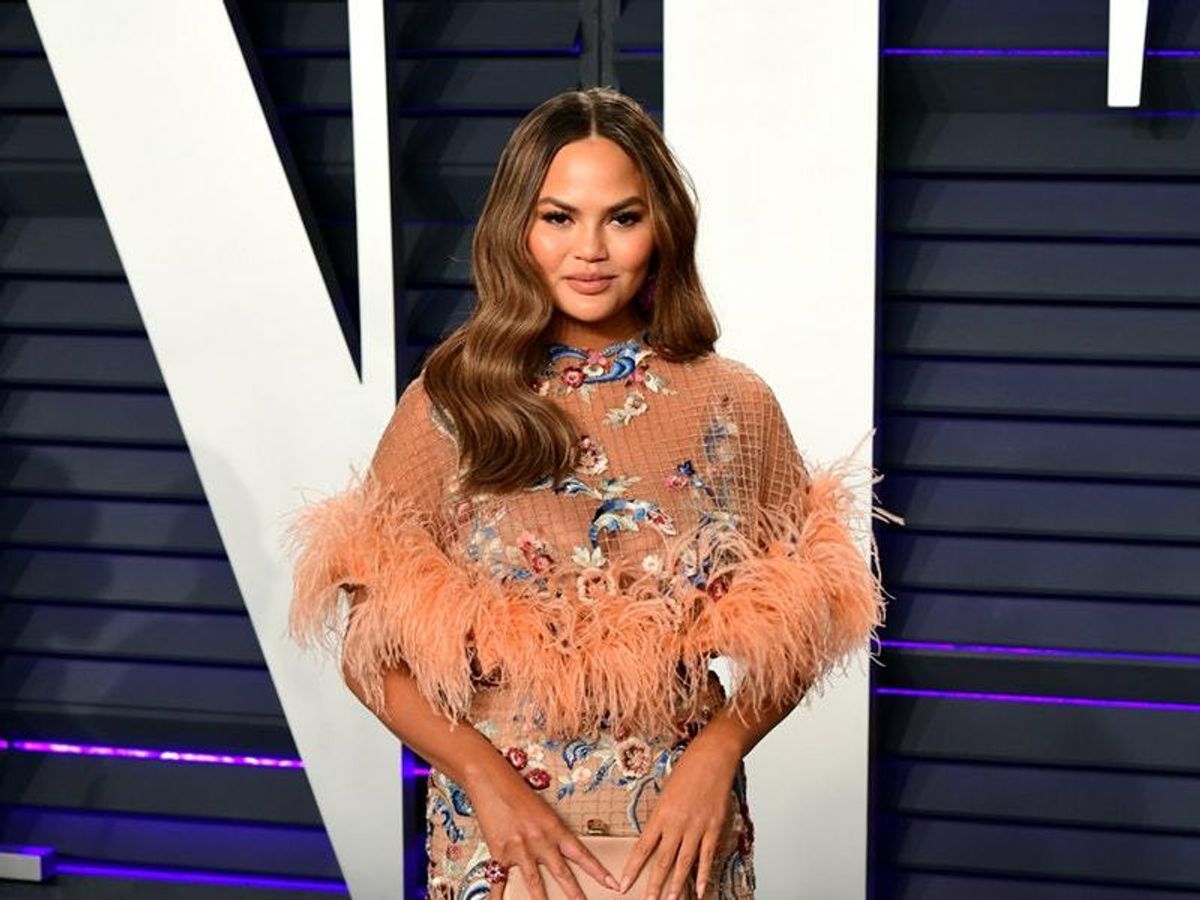 Chrissy Teigen offers warning after sixweek stomach virus Express & Star(00)