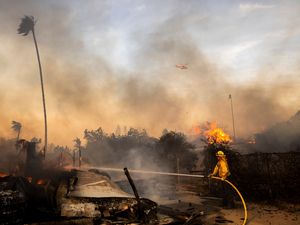 Supporting image for story: Firefighters gain ground on Calfornia wildfire as weather conditions improve