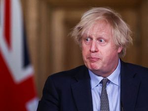 Supporting image for story: PM to prioritise pub visit over haircut when restrictions ease