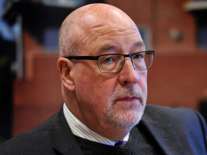 Supporting image for story: Walsall Council leader faces year of troublesome votes