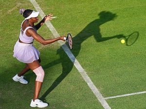 Supporting image for story: Venus Williams shines in sun-soaked Birmingham