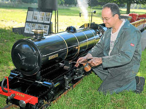 Supporting image for story: Sunshine brings 8,000 to Shugborough country show