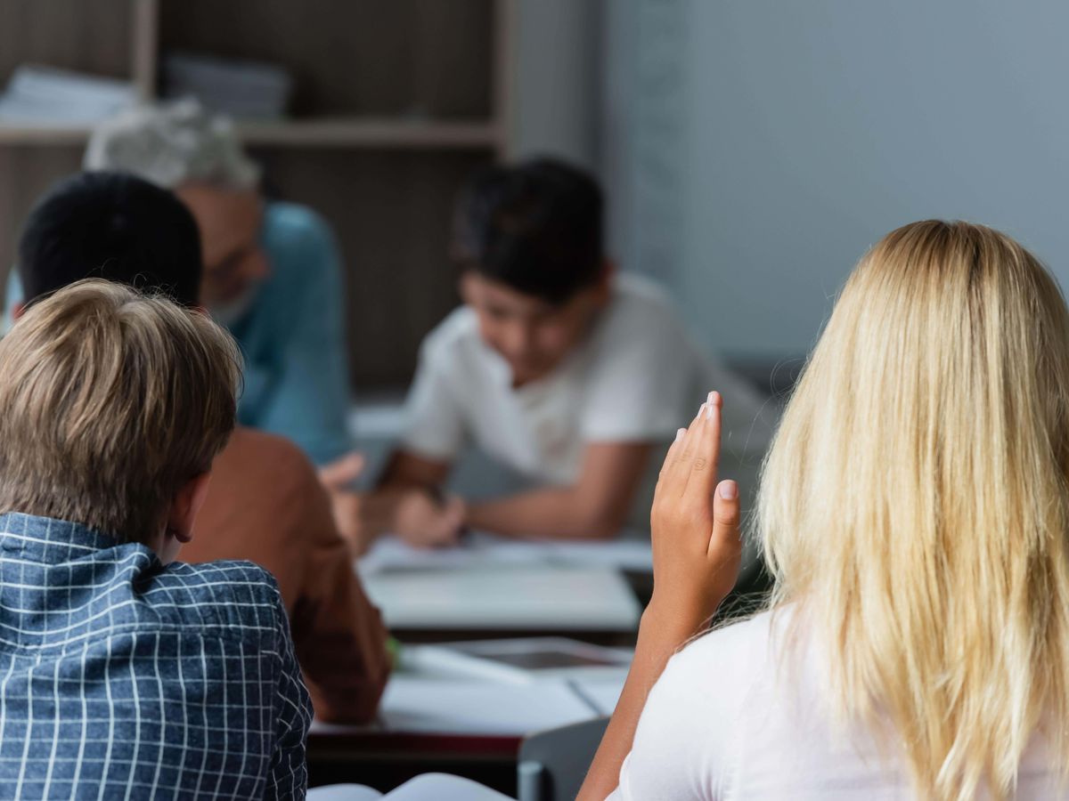 Boys and girls should be taught about periods together in school, academics say