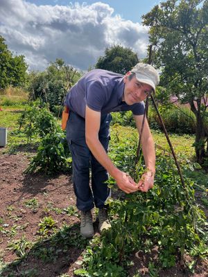 Powys Teaching Health Board (PTBH) and Flora Cultura will offer gardening, outdoor activities to benefit those with mental health conditions and also those with learning disabilities or neurological conditions
