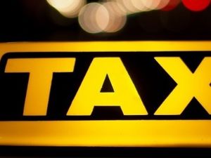 Supporting image for story: Council agrees taxi price hike of 11 per cent