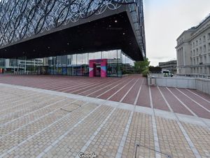 Supporting image for story: 'Huge' evacuation in Birmingham city centre due to police incident