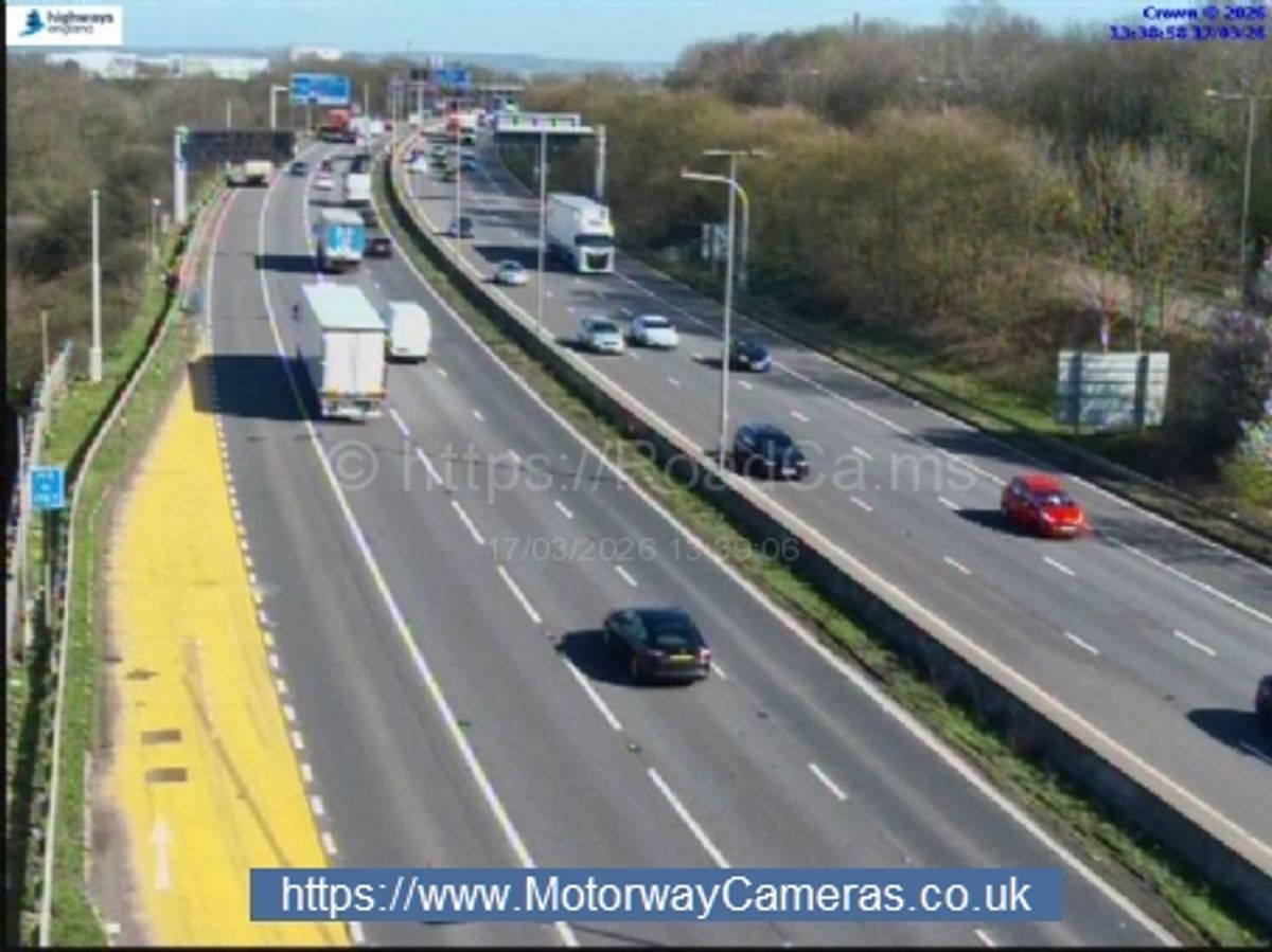 Crash closes hard shoulder on M6 southbound in Birmingham