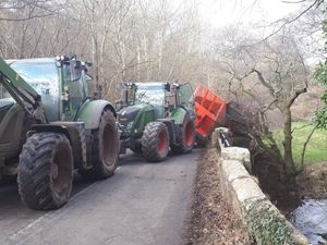 Supporting image for story: 12 tonnes of chicken manure spilled in Shropshire tractor crash 