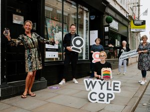 Supporting image for story: Last minute late-night shopping in Shrewsbury ahead of lockdown