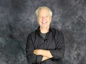 Supporting image for story: Kelly Monteith, US comedian who starred in self-titled BBC show, dies aged 80