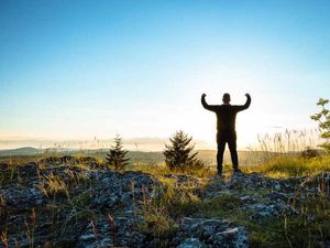 Supporting image for story: Video and pictures: Star photographer captures amazing Shropshire sunset
