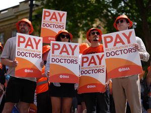 Supporting image for story: Starmer issues last-ditch appeal as thousands of doctors to strike