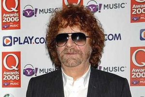 Supporting image for story: Jeff Lynne's ELO to appear at Glastonbury